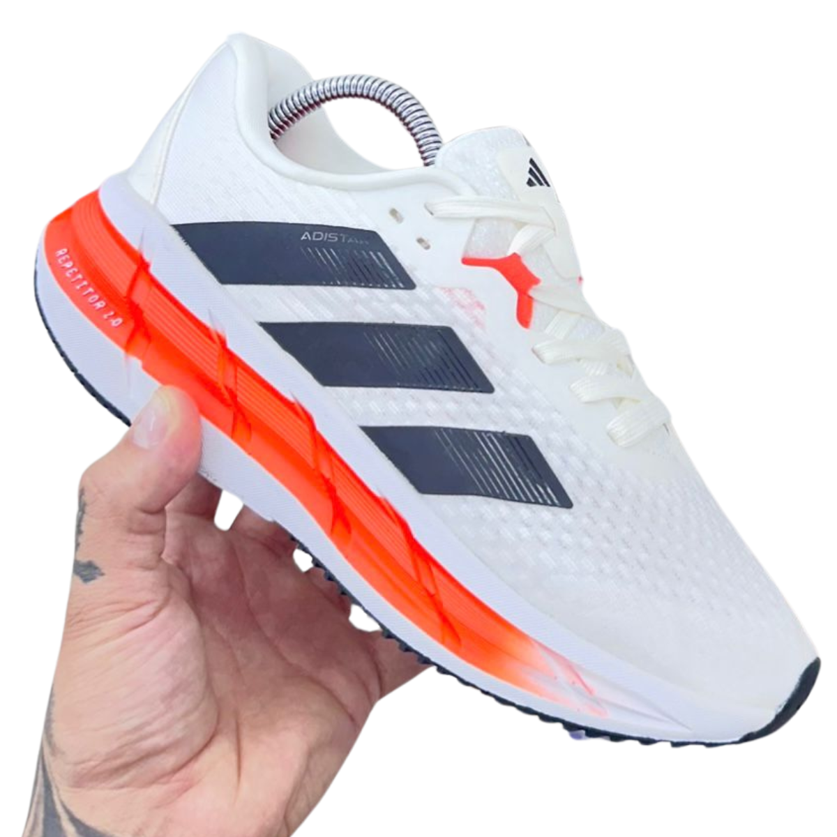 Comprar Zapatillas Adidas Repetitor 2.0 Sneaker Running Hombre Shoes en Onlineshoppingcenterg. Si buscas un calzado ideal para correr y lucir increíble, comprar Zapatillas Adidas Repetitor 2.0 Sneaker Running Hombre Shoes es la elección perfecta. En Onlineshoppingcenterg ofrecemos este modelo de zapatillas Adidas hombre que se caracteriza por su diseño innovador, comodidad y rendimiento, pensado especialmente para los amantes del running.  ¿Por Qué Elegir Zapatillas Adidas Repetitor 2.0 para Hombre? Las Adidas Repetitor 2.0 Sneaker Running Hombre Shoes están diseñadas para ofrecer soporte y comodidad en cada pisada. Esta zapatilla combina tecnología avanzada con materiales de alta calidad, lo que la hace perfecta tanto para corredores como para quienes buscan un estilo casual deportivo.  Características de las Adidas Repetitor 2.0 Sneaker Running Hombre Shoes Amortiguación superior: Su tecnología de absorción de impacto ayuda a proteger las articulaciones y mejorar el rendimiento en cada carrera. Diseño ergonómico y ligero: Estas zapatillas Adidas running hombre ofrecen ligereza y un ajuste perfecto que se adapta a la forma del pie. Materiales duraderos y resistentes: Su construcción está pensada para resistir el uso intensivo, lo que las convierte en una inversión segura y duradera. Además, las Adidas Repetitor 2.0 no solo ofrecen un rendimiento excelente, sino también un diseño moderno que combina con cualquier atuendo.  Comprar Zapatillas Adidas Hombre en Colombia En Onlineshoppingcenterg te ofrecemos la facilidad de comprar Zapatillas Adidas Repetitor 2.0 Sneaker Running Hombre Shoes desde cualquier lugar en Colombia. Nuestro servicio incluye envío a ciudades como Bogotá, Medellín, Cali y más, asegurando que recibas tus zapatillas de forma rápida y segura.